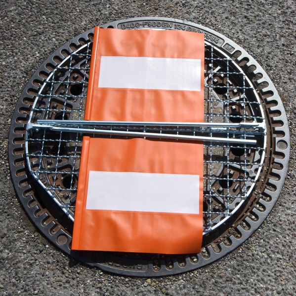 Replacement flag for safety cover grid, 30 x 33 cm
