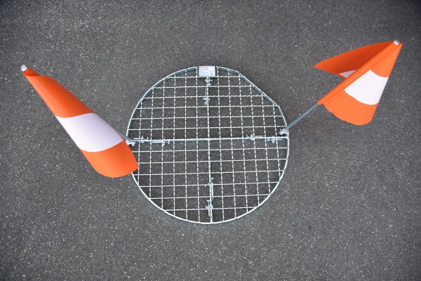 Universal Safety Manhole Cover Grating LW 600
